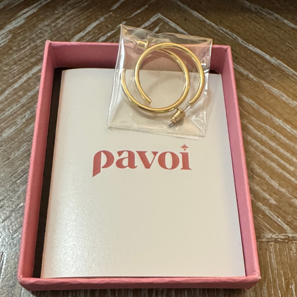 Pavoi Gold Hoop Earrings 15$